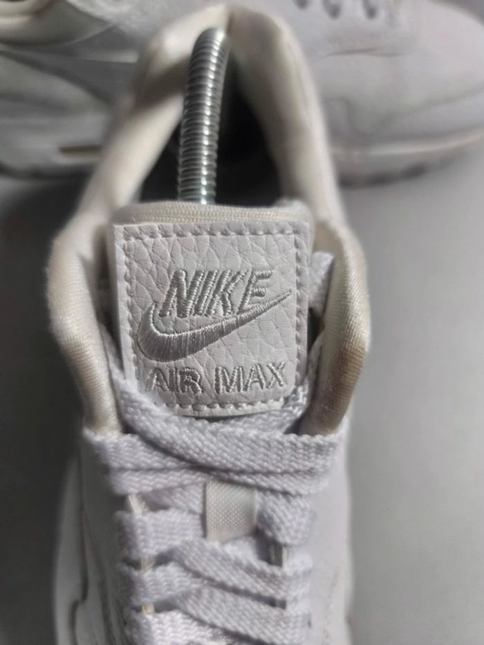 Baskets Nike air max one blanche neuves pointure 37 - photo numéro 5