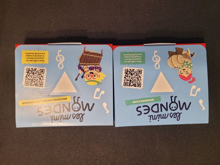 Lot deux mini jeux les mini mondes poster sticker mcdo