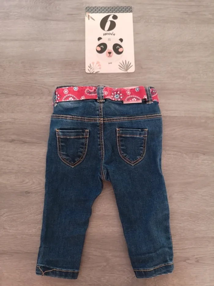 Jean avec ceinture rouge fleurie 6 mois - photo numéro 9