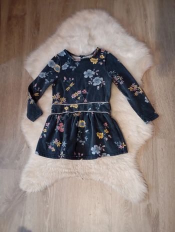 1€ robe Kiabi fleuri 4 ans