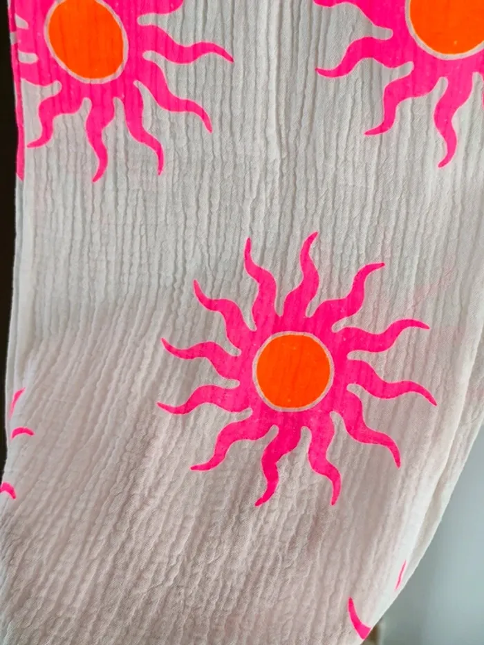 Pantalon blanc et fushia gaz de coton imprimé soleil TU 36 à 42 - photo numéro 12