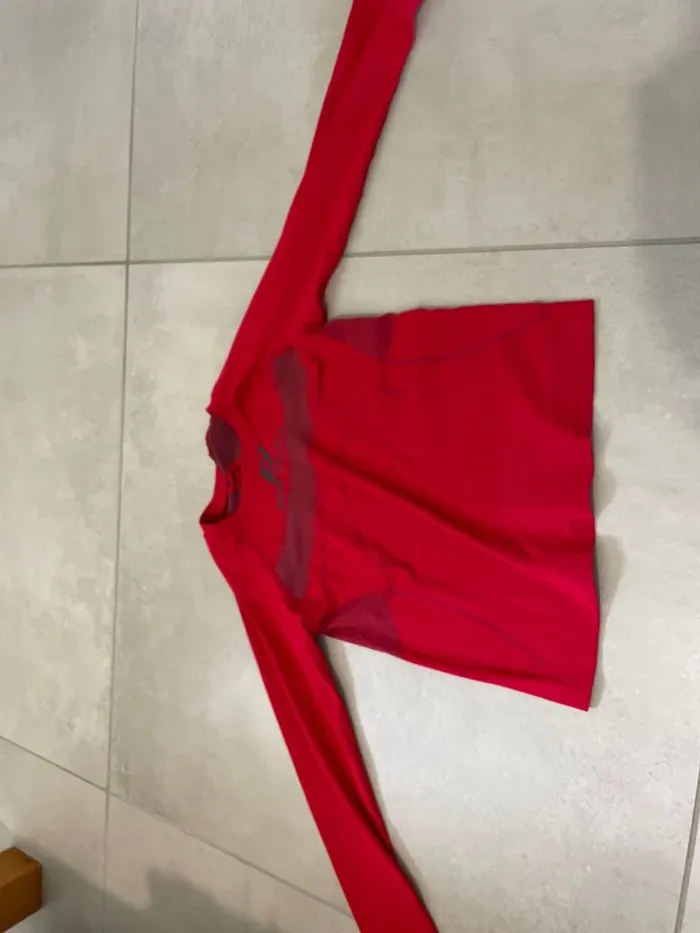 Jogging tee-shirt transpirent - photo numéro 3
