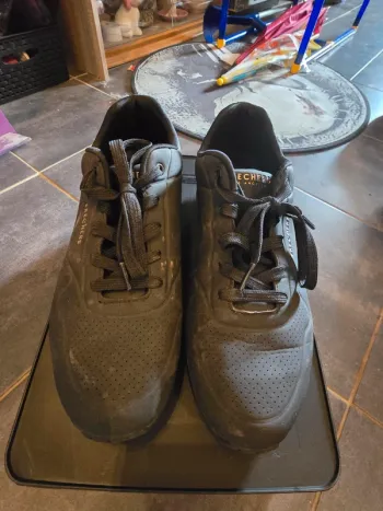 Skechers
