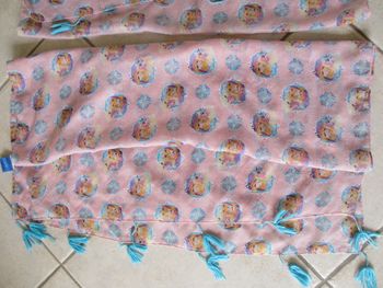 Foulard Reine des Neiges fille 110 x 65 cm