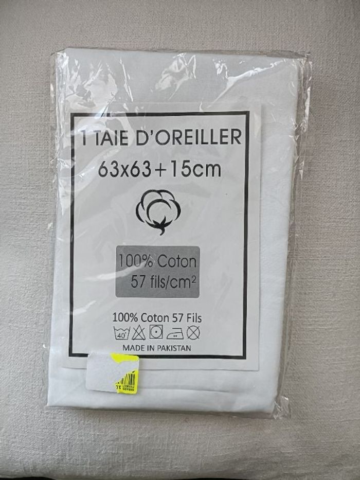 1 taie d'oreiller 63 X 63 + 15 cm