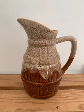 Pichet marron vintage 
