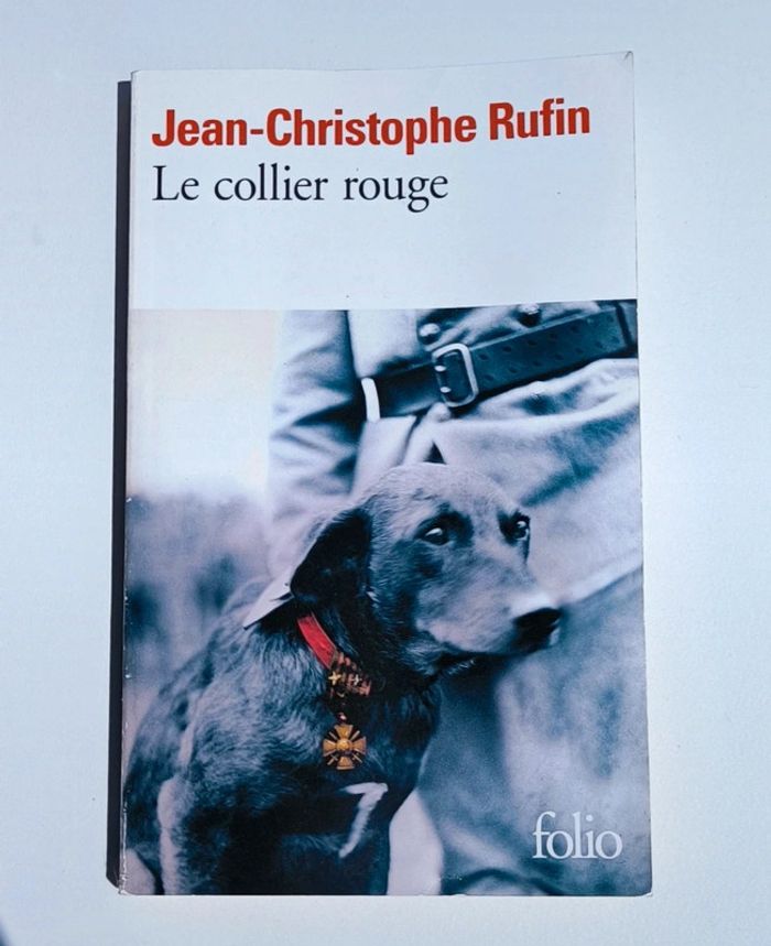 Livre le collier rouge