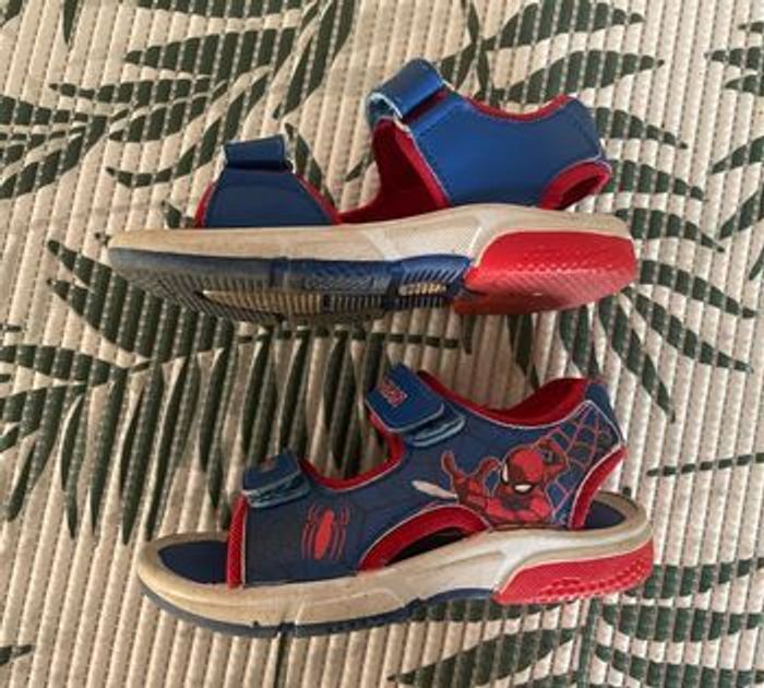 Nu-pieds Spiderman - photo numéro 2