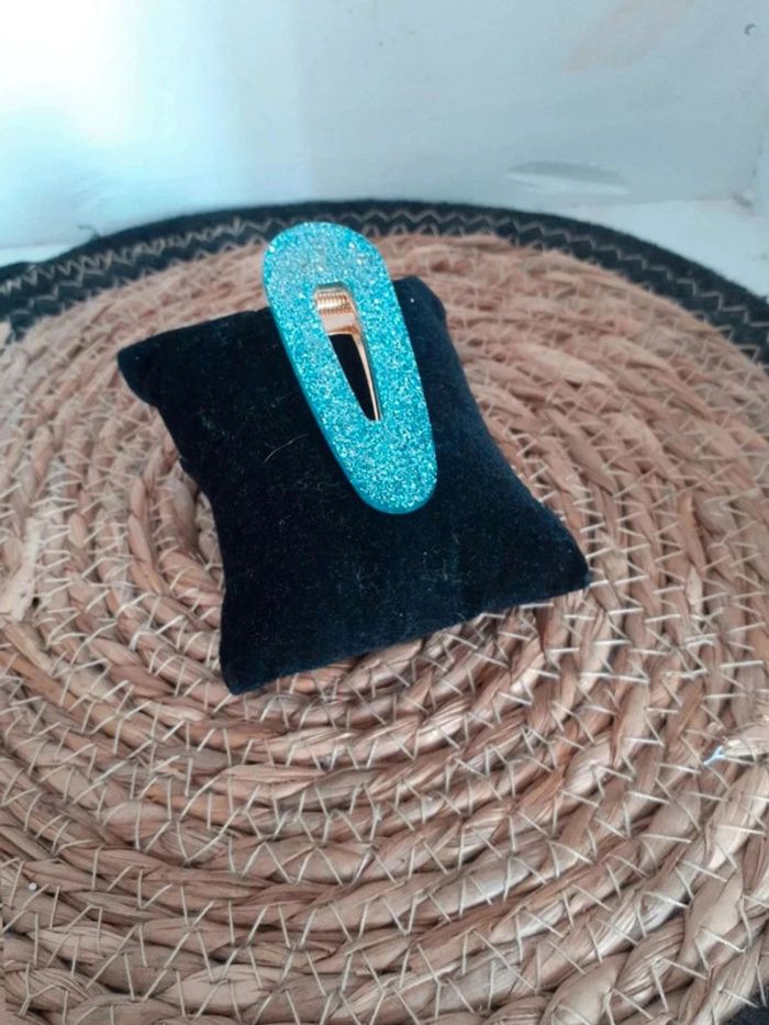 Barrette  cheveux  bleu  pailletée n°13 - photo numéro 2