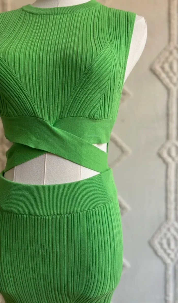 Ensemble côtelé vert vif crop top asymétrique + jupe longue – tendance Y2K - photo numéro 2