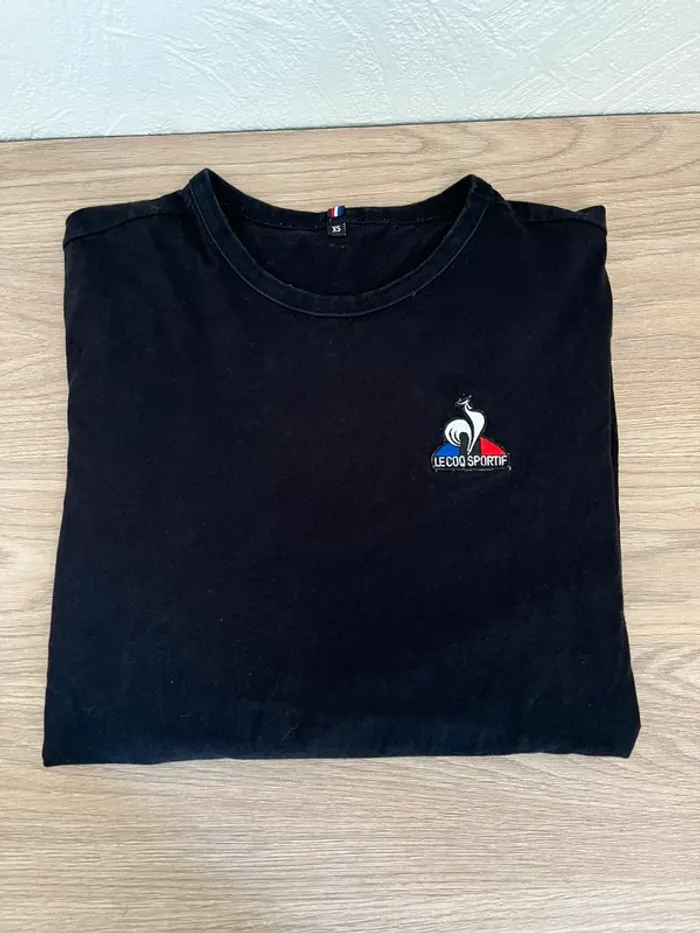 T-shirt noir avec logo brodé