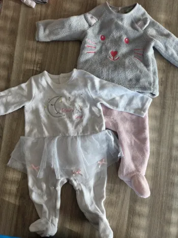 2 pijamas