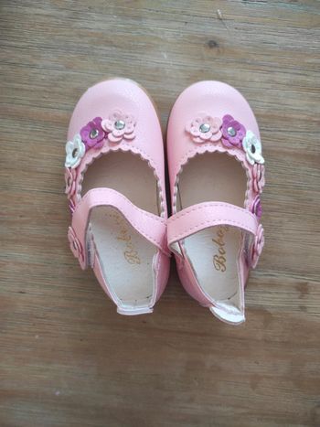 Ballerine enfant rose à fleurs pointure 24 neuve