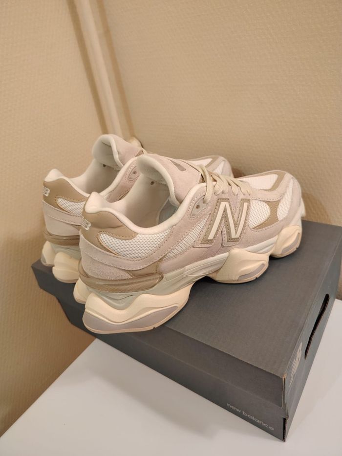 New Balance 9060 taille 39.5 - photo numéro 3