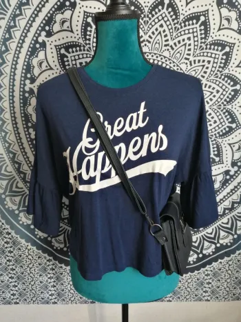 Tee-shirt bleu marine à message avec manches à volant / lola paris / (M)