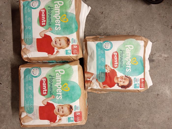 3 paquet de couche Pampers harmonie pants taille 5 et 6 a 28€