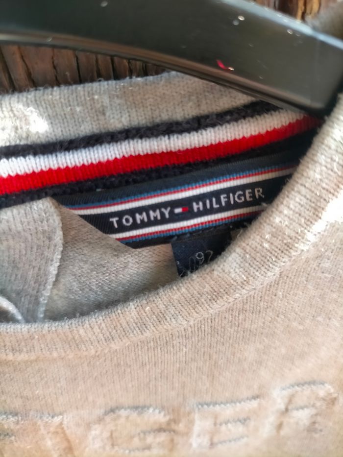 Très joli pull Tommy Hilfiger 3 ans - photo numéro 2