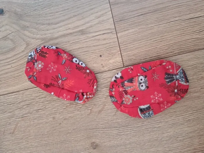Chaussons de Noël fait main 3-12 mois - photo numéro 2