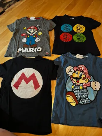 Lot de 4 t shirts 8 ans Mario