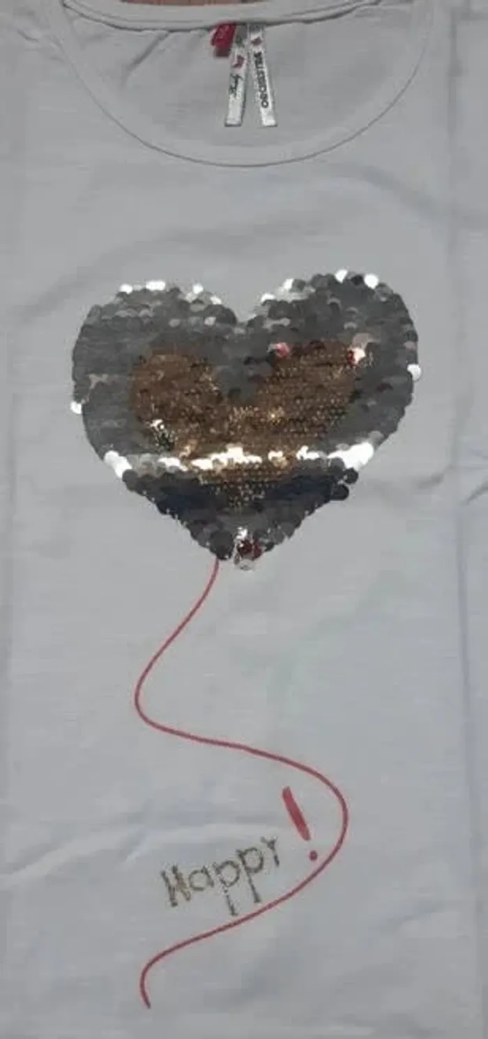 Tee-shirt Mc blanc séquins réversibles motif coeur 8 ans en très bon état - photo numéro 3