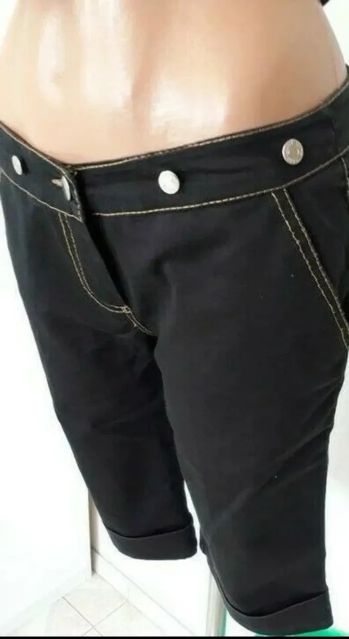 Beau pantacourt corsaire bermuda legging noir taille M 38 - photo numéro 4