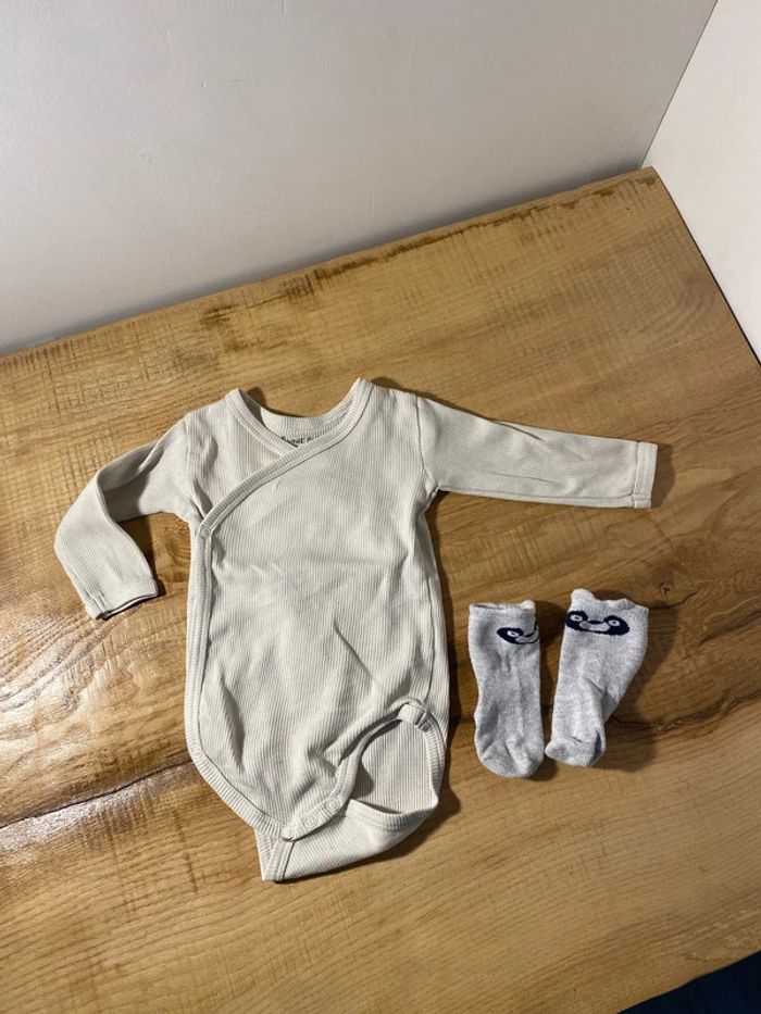 Ensemble body et chaussettes