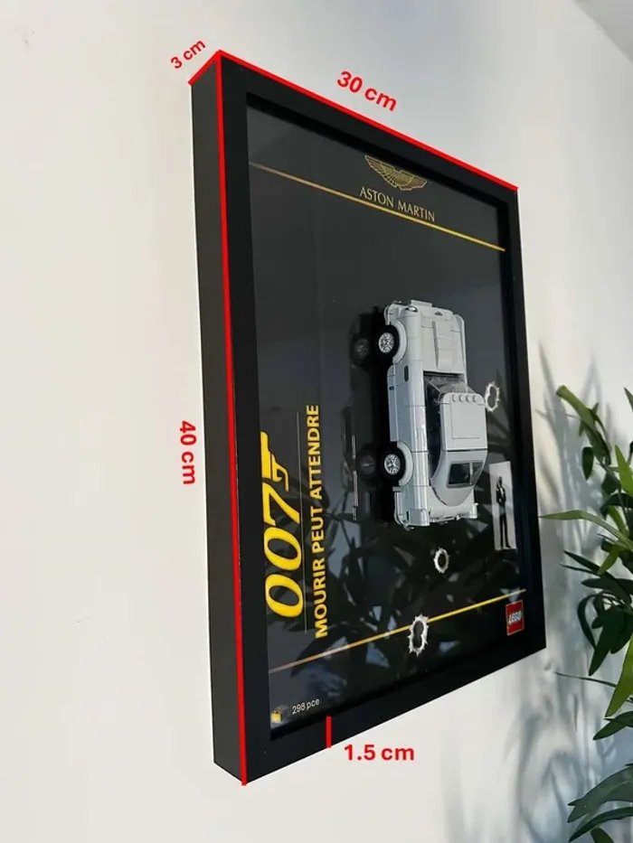 Cadre Lego Aston Martin 007 - format 30×40 cm (sans Lego) - photo numéro 4