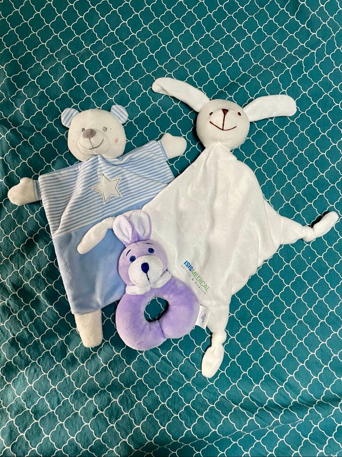 Lot de peluches bébé