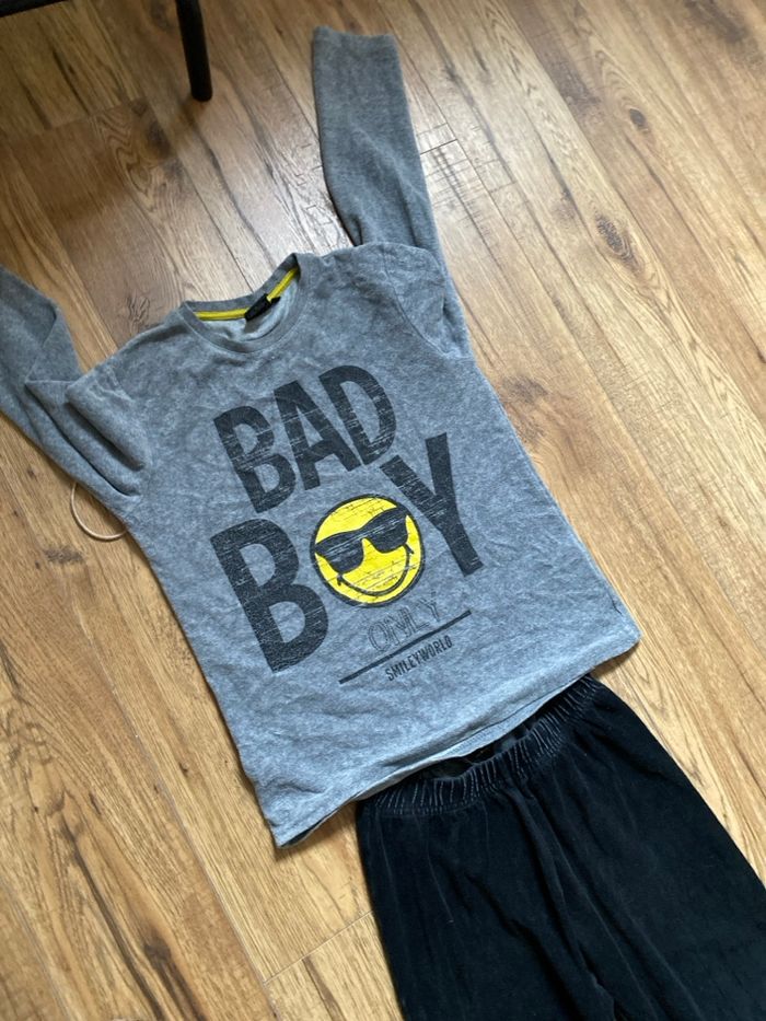 Pyjama smiley 22 ans - photo numéro 2