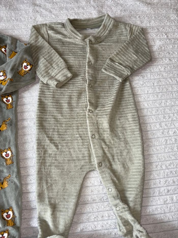 Lot pyjama velours - photo numéro 3