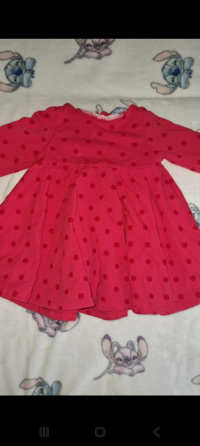 Robe épaisse 9 mois en très bon état