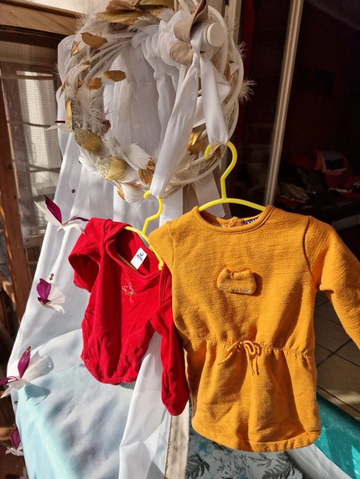 Robe pailletée 6 mois et son body merry christmas comme neuve