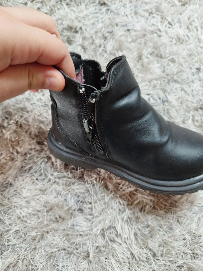 Bottes mini-fi couleur noire et rose pointure 24 - photo numéro 4