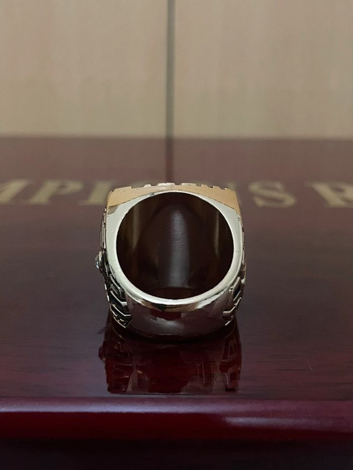 Bague NBA Lakers - photo numéro 4