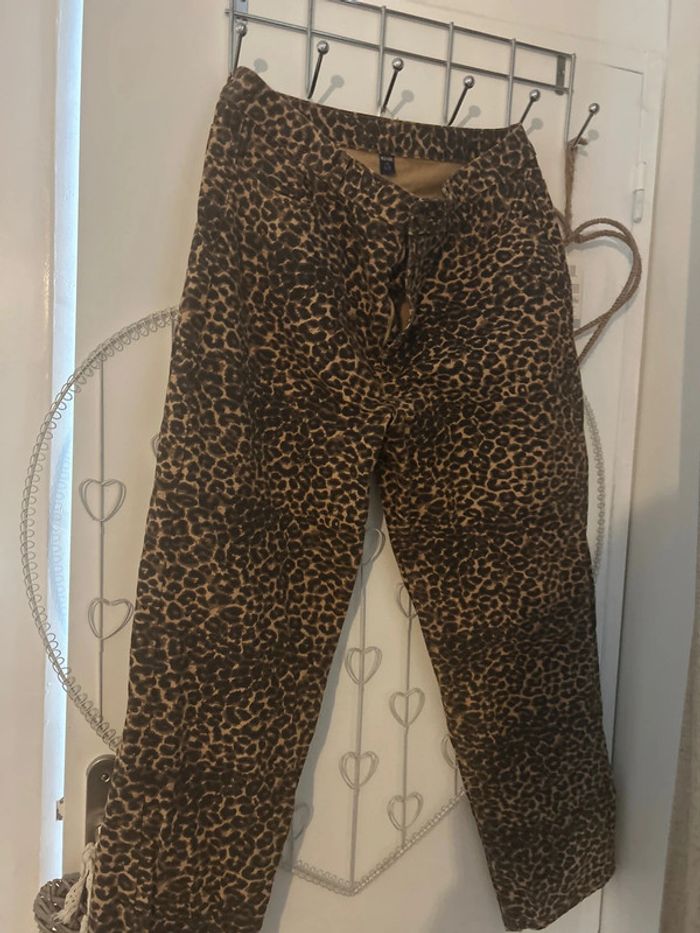 Jean leopard kiabi 44 - photo numéro 6
