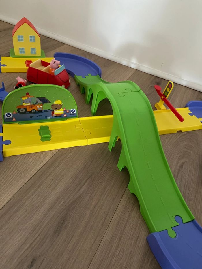 Peppa Pig Le Circuit en ville de Peppa - photo numéro 5