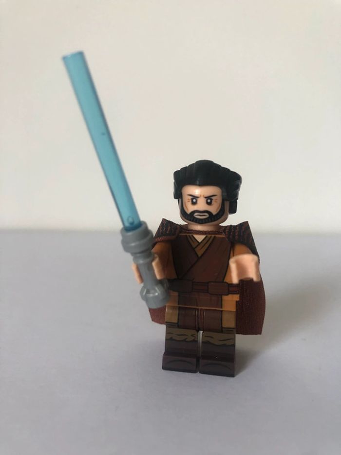 Figurine type lego Jedi Comte Dooku. Star Wars