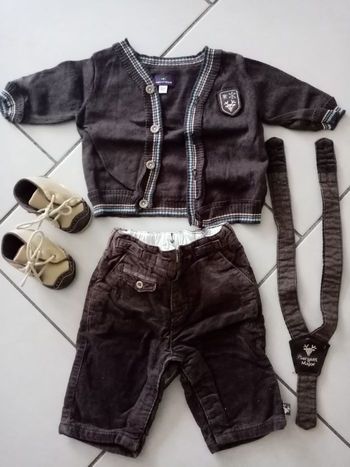 Ensemble pantalon à bretelle, gilet et chaussure