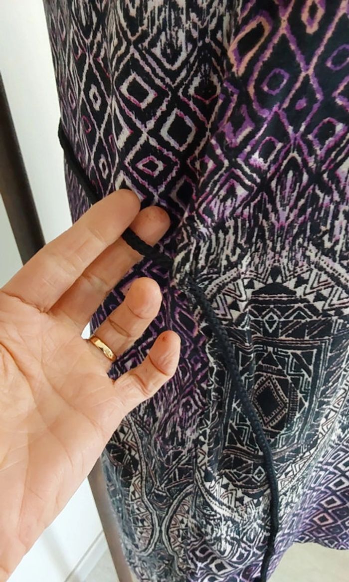 Robe fluide imprimée noire violet Taille unique (du 34 au 38 )et sa ceinture - photo numéro 7