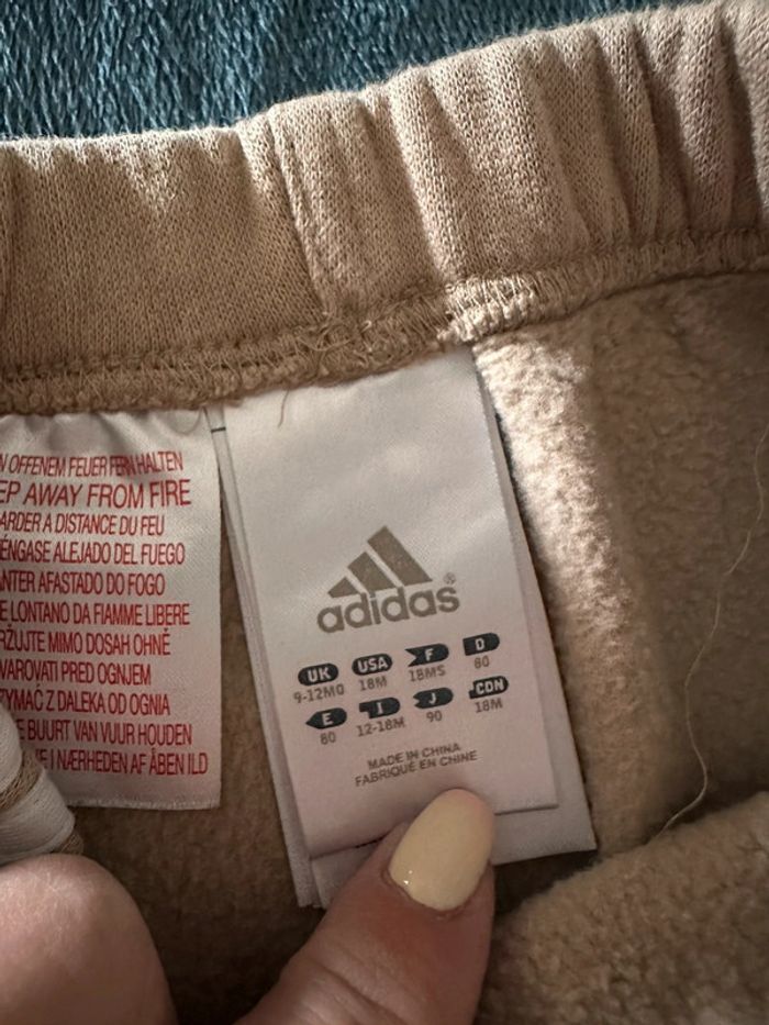 Jogging Adidas 18 mois - photo numéro 2