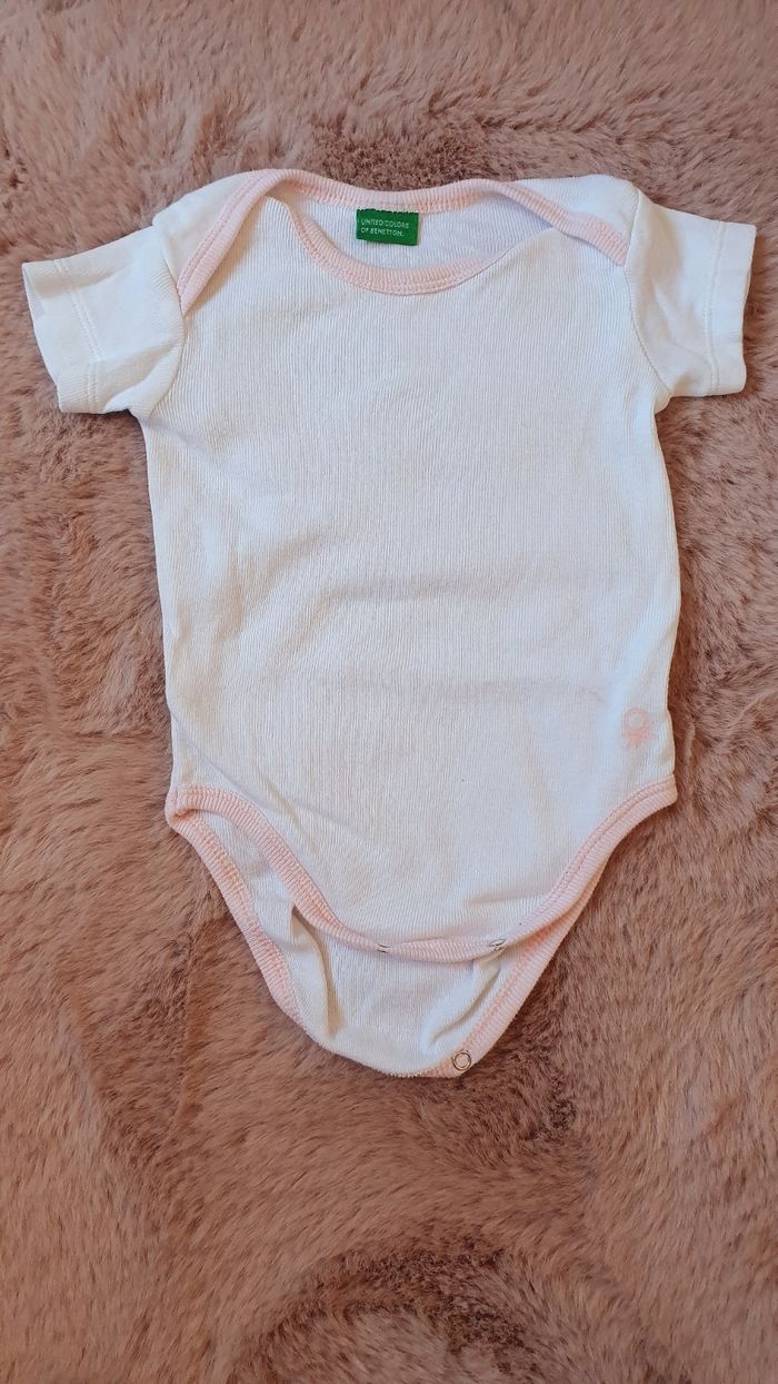 Lot 10 bodies manches courtes et sans manches 3 mois - photo numéro 9