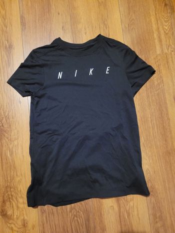 T-shirt nike fille 12/13ans