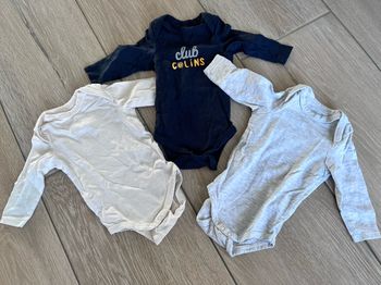 Lot de 3 bodys en 3 mois