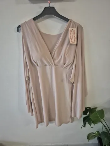 Robe manches volantes