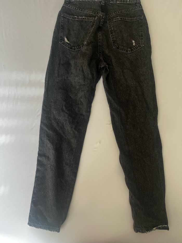 Jean ZARA troué - photo numéro 3