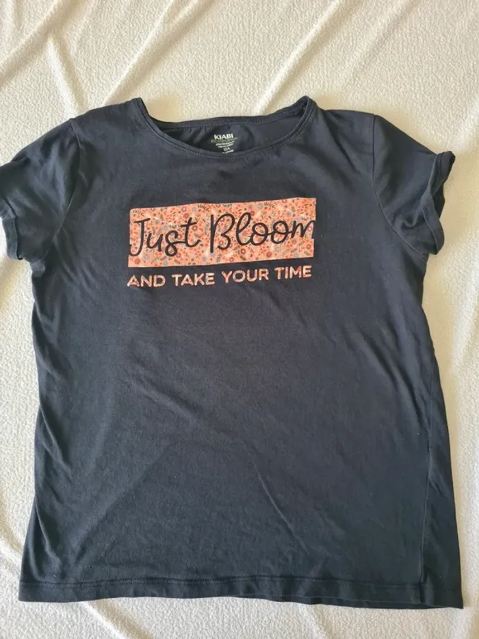 Lot de 13 vêtements (12 t-shirts et 1 legging) - photo numéro 20