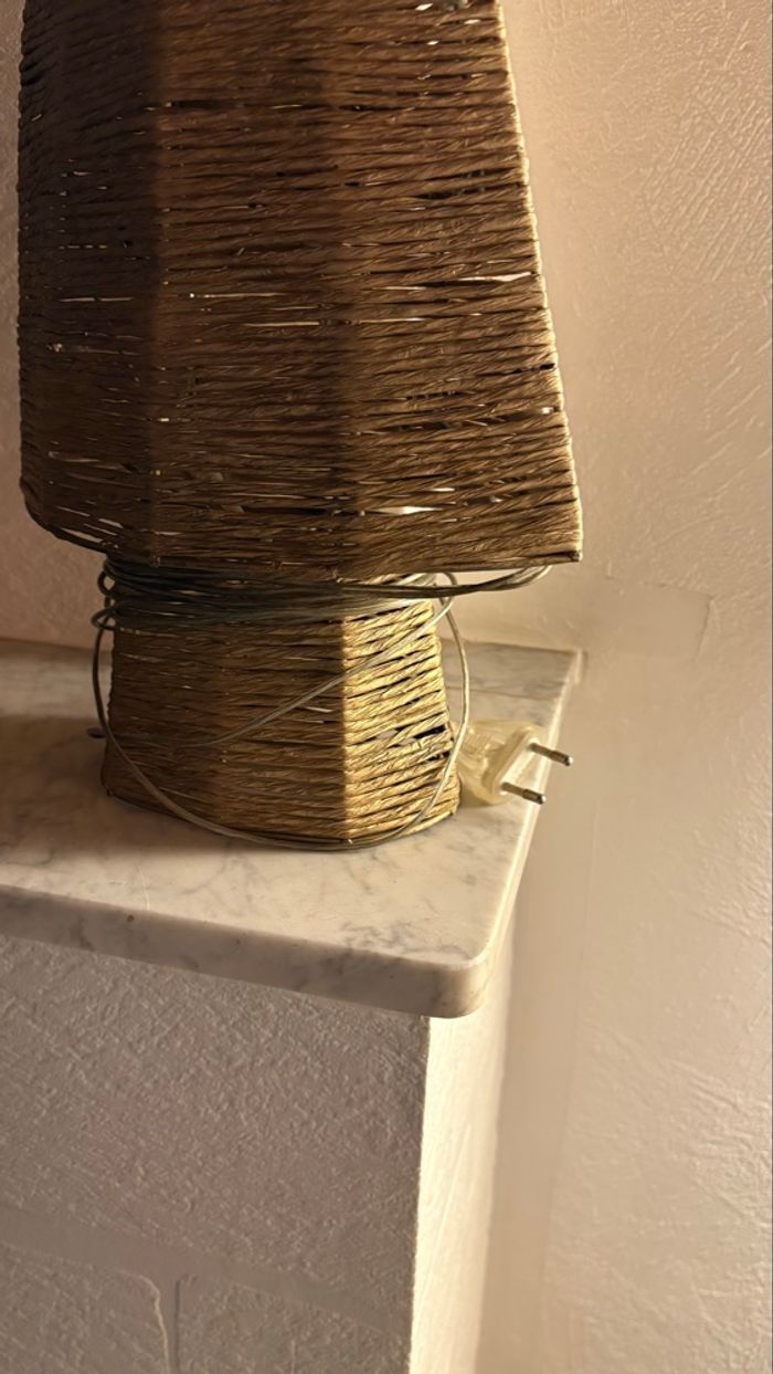 Sapin en bois avec lumière de chez Casa en parfait état - photo numéro 4