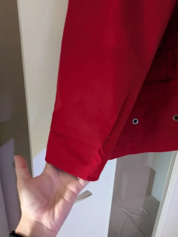 Magnifique veste à capuche rouge Bermudes taille XL - photo numéro 2