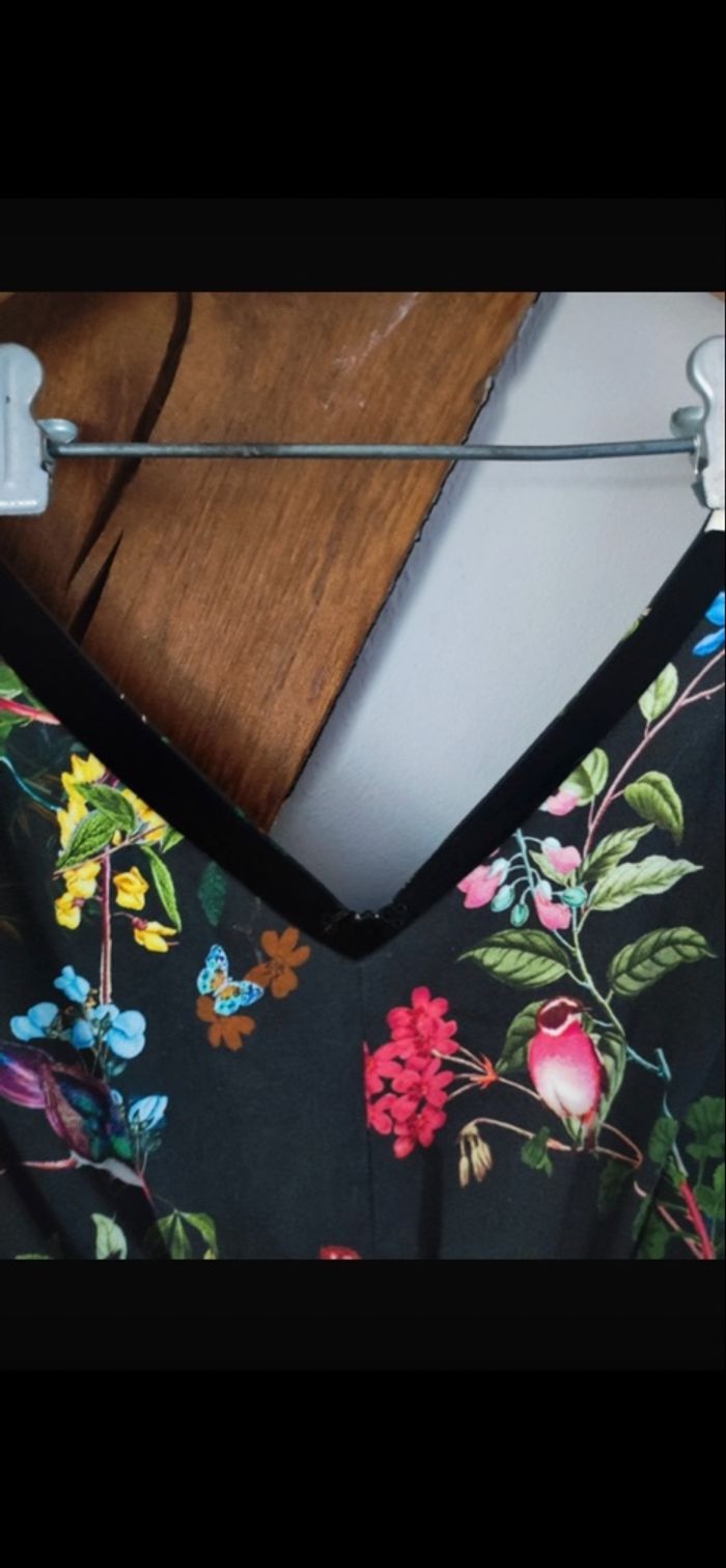 Belle robe noir fleurie taille 38 marque naf naf - photo numéro 5