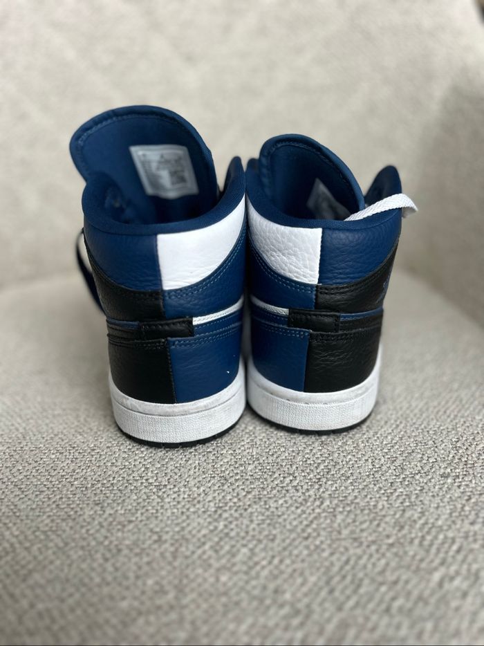 Nike Air Jordan 1 bleu marine blanc - photo numéro 4
